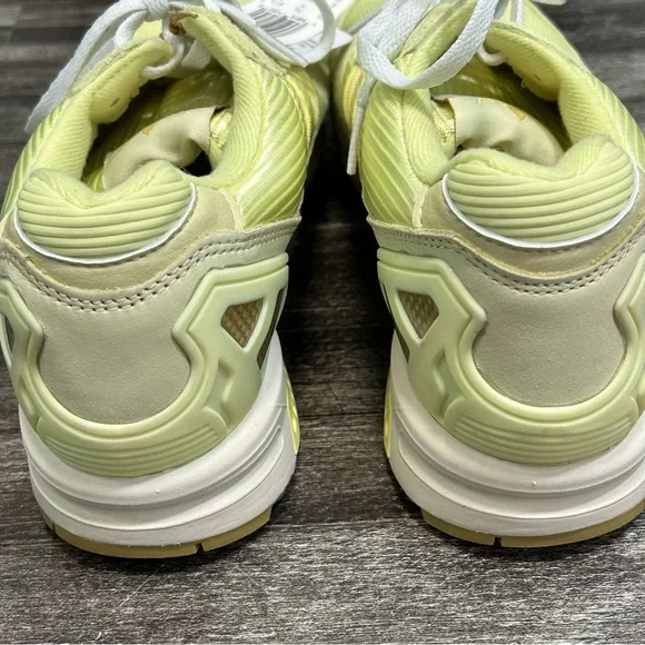 NWT Men’s Size 8 Adidas Originals ZX 8000 Sneakers in Yellow Tint H02119 - Picture 4 of 8